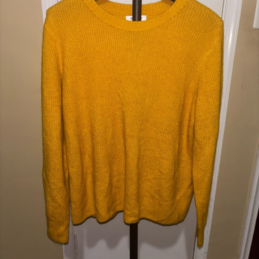 Old Navy Women's Mustard Crew Neck Sweater
